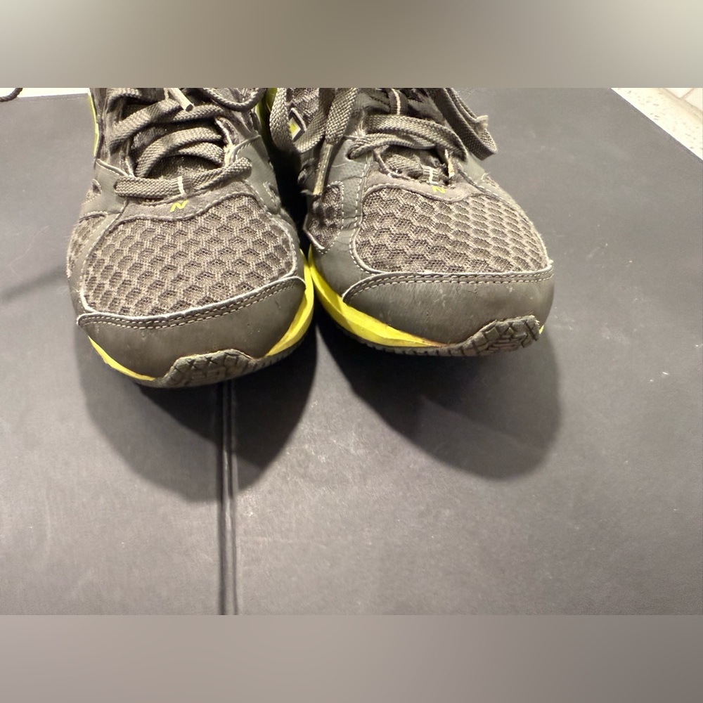 New Balance Woman’s 630 Gray & Lime Green Running Shoes Size 8.5 - Picture 5 of 10